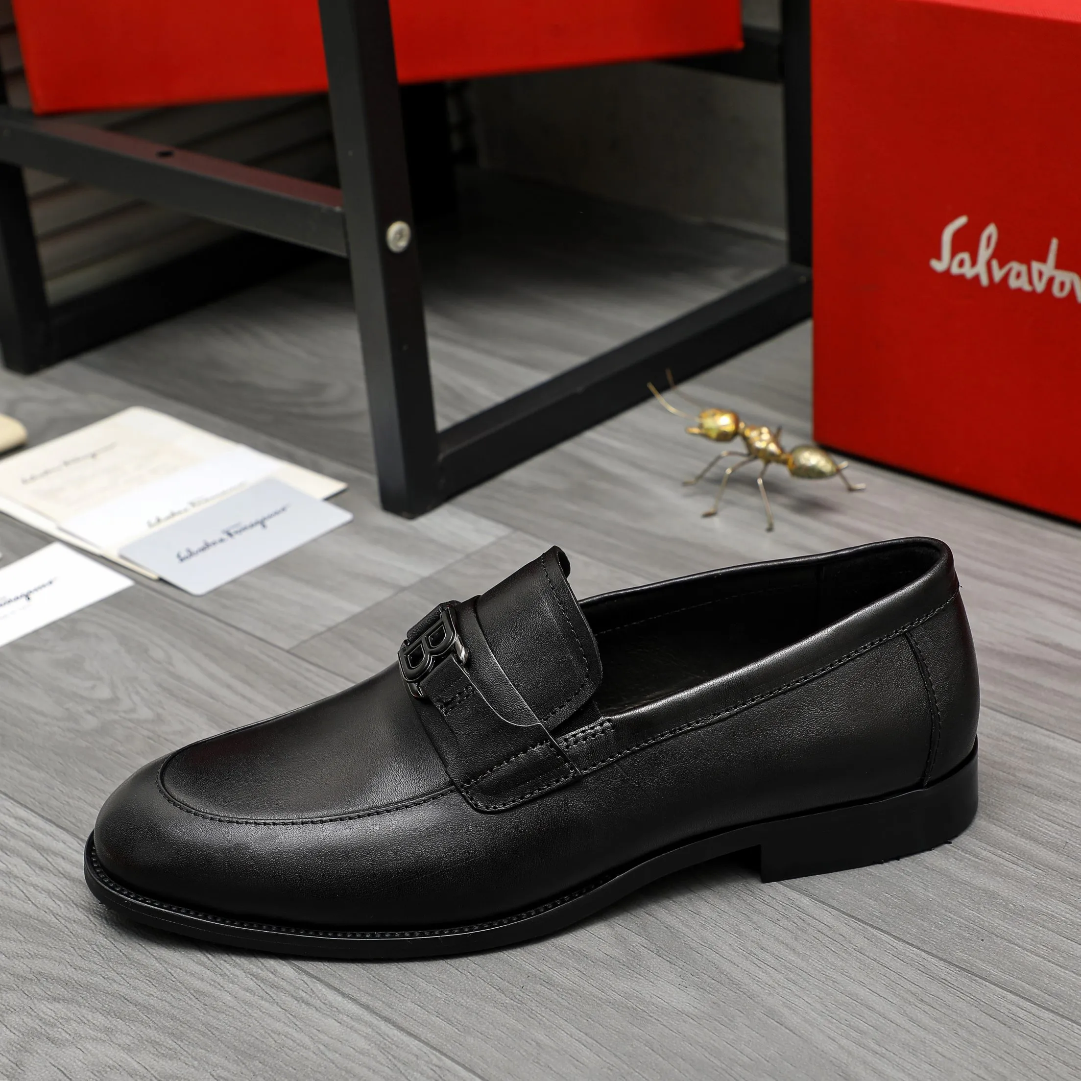 Men's shoes 💰540 Product trademark: Ferragamo "Ferragamo" business casual slip-on leather shoes Regular size: 39-45 (45. Customized, non-returnable) Product materials: Selected high-quality cowhide upper, cowhide lining, original outsole